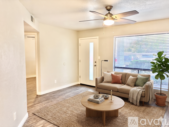3208 E Flower St, Unit 209 Rental photo 2